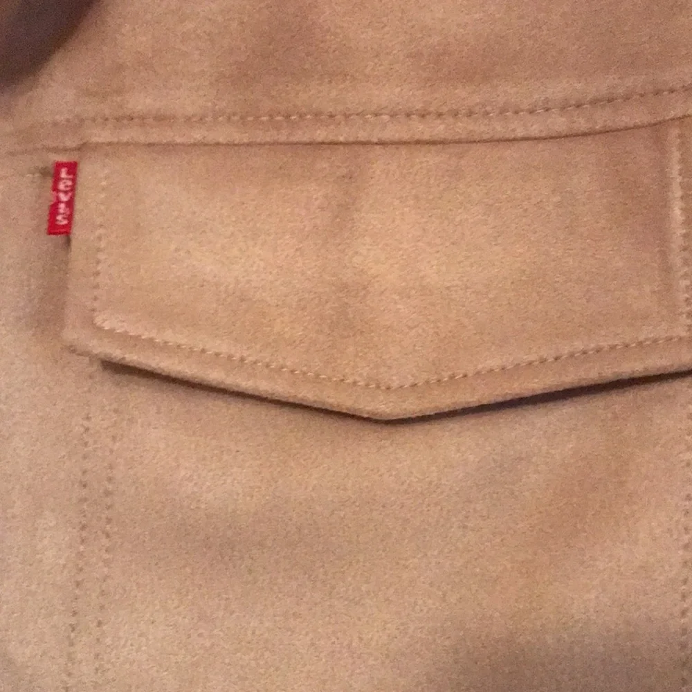 NWT Levi’s Women’s Faux Suede Modern Trucker Jacket - Picture 7 of 14